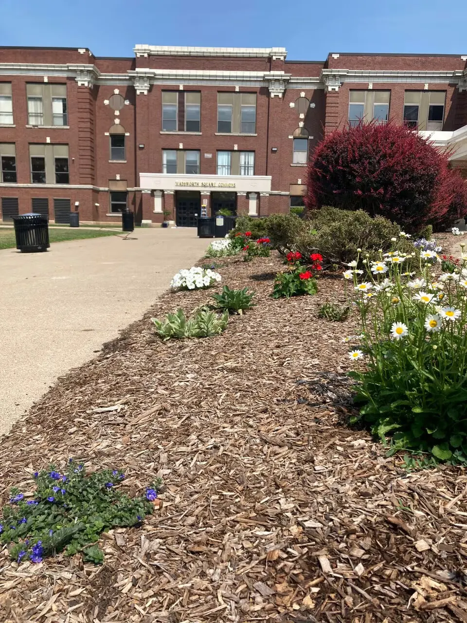 the building at Wadsworth Square Commons