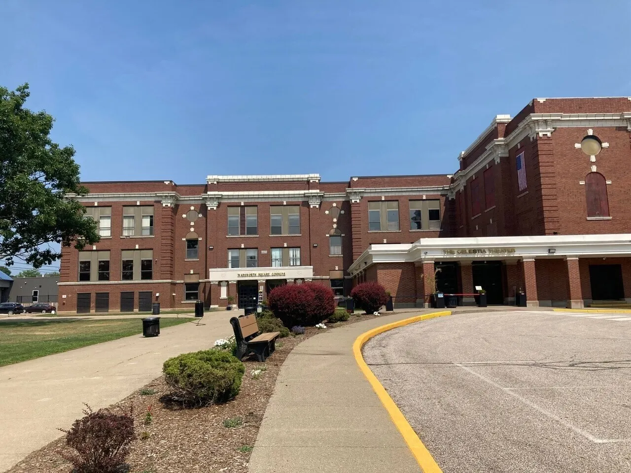 the building at Wadsworth Square Commons
