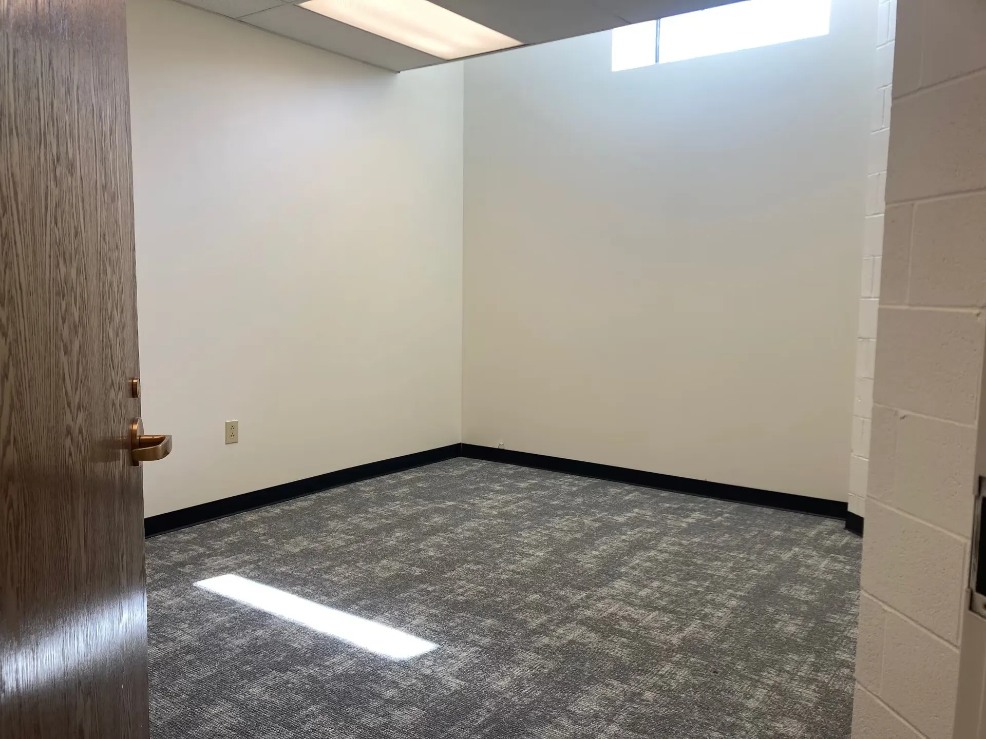 Office space 2, Suite 101