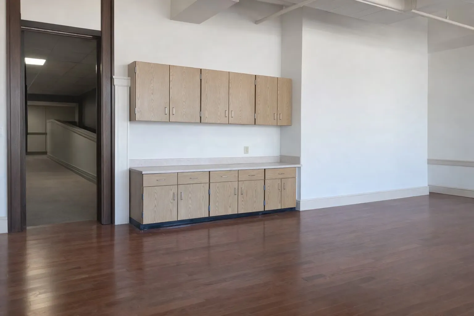 Entry, Suite 202