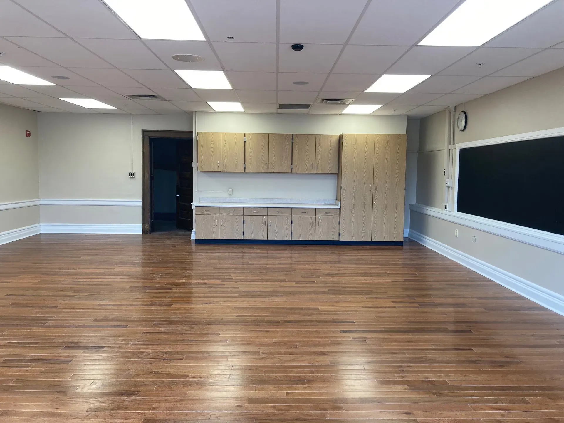 204 Entry, Suite 204